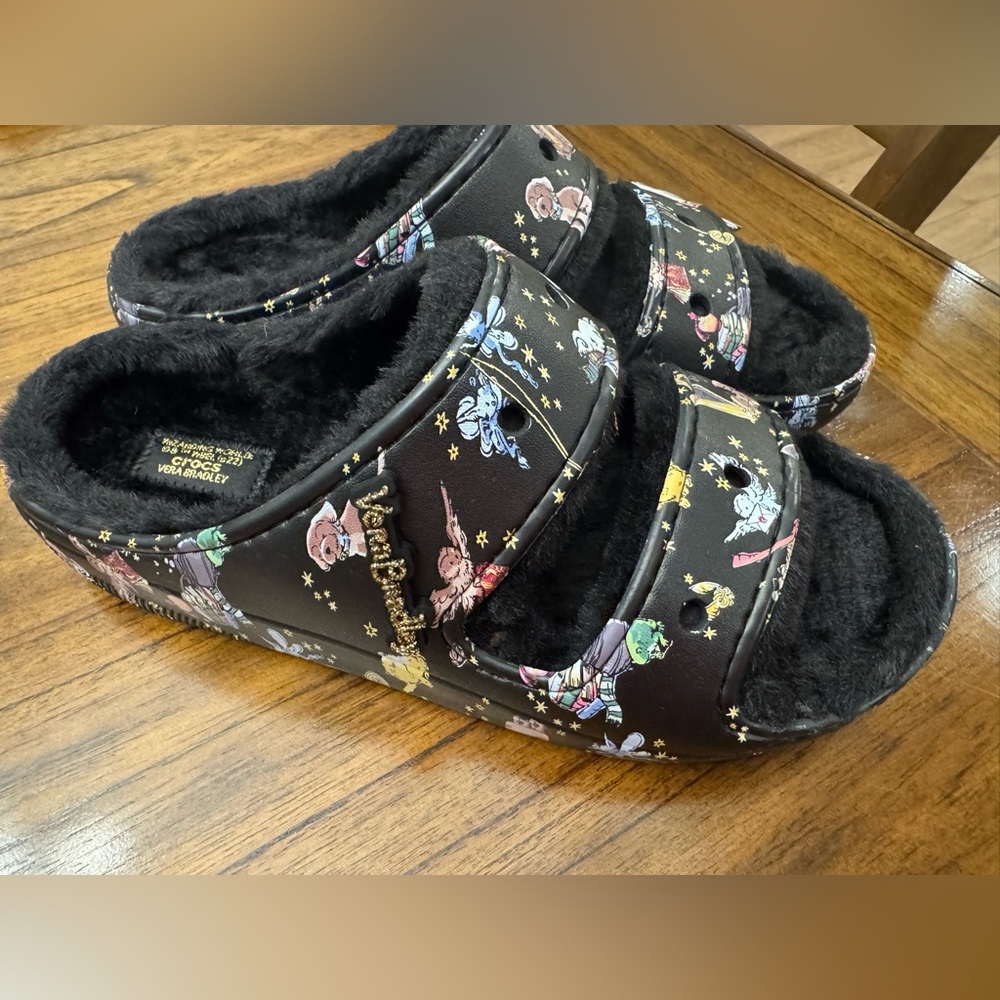 Vera Bradley x Harry Potter Crocs - Picture 5 of 9